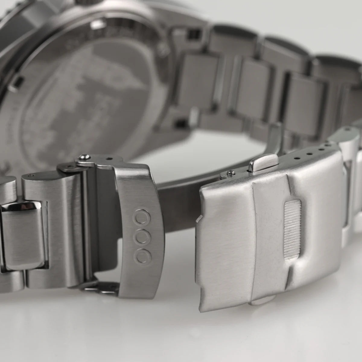 Out Of Order Swiss GMT London Big Ben - Ultra Brushed